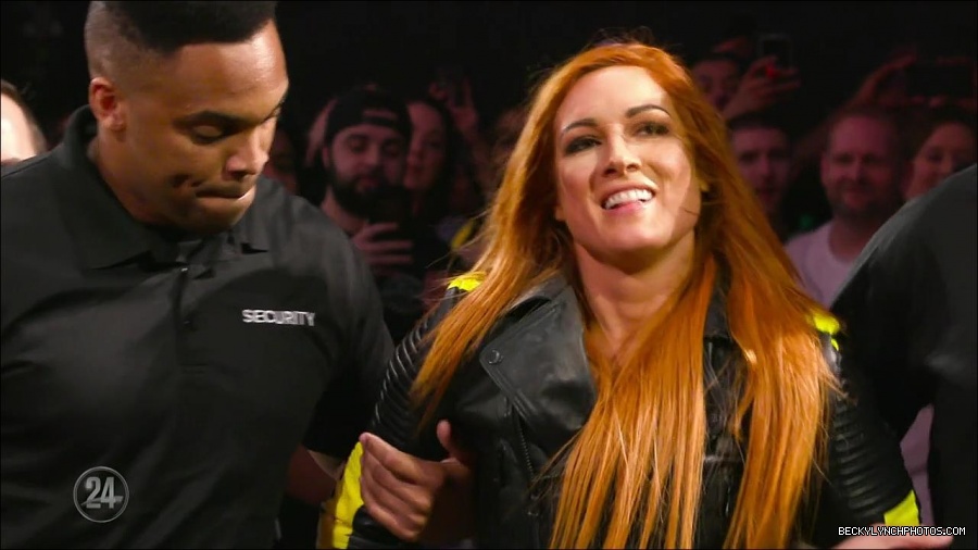 Becky_Lynch_-_The_Man_mp4_002598500.jpg