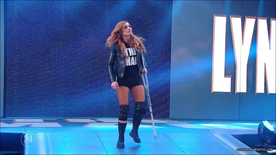 Becky_Lynch_-_The_Man_mp4_002601300.jpg