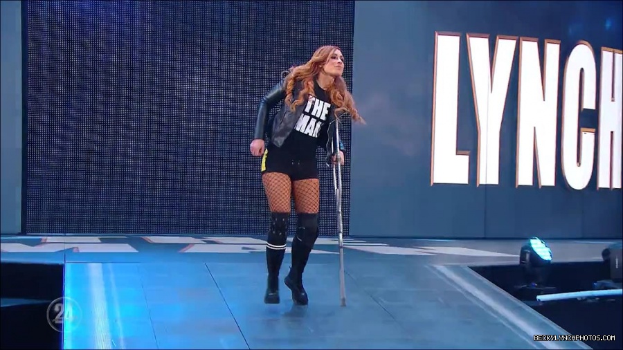 Becky_Lynch_-_The_Man_mp4_002602100.jpg
