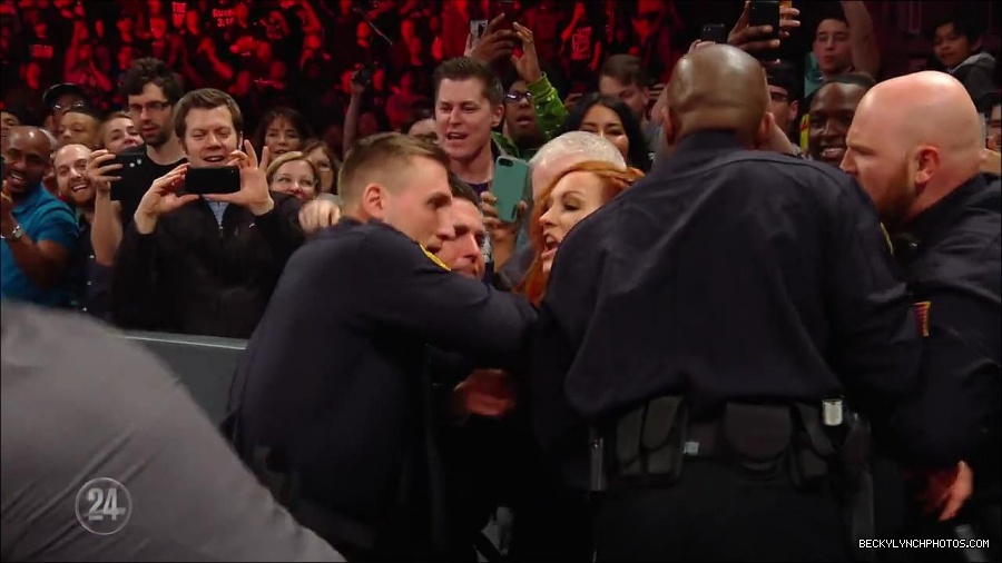Becky_Lynch_-_The_Man_mp4_002603700.jpg