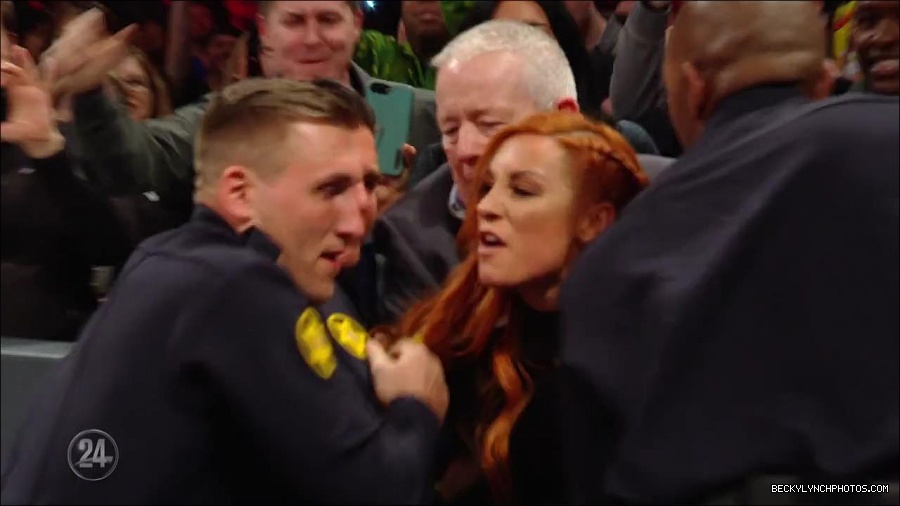 Becky_Lynch_-_The_Man_mp4_002604100.jpg