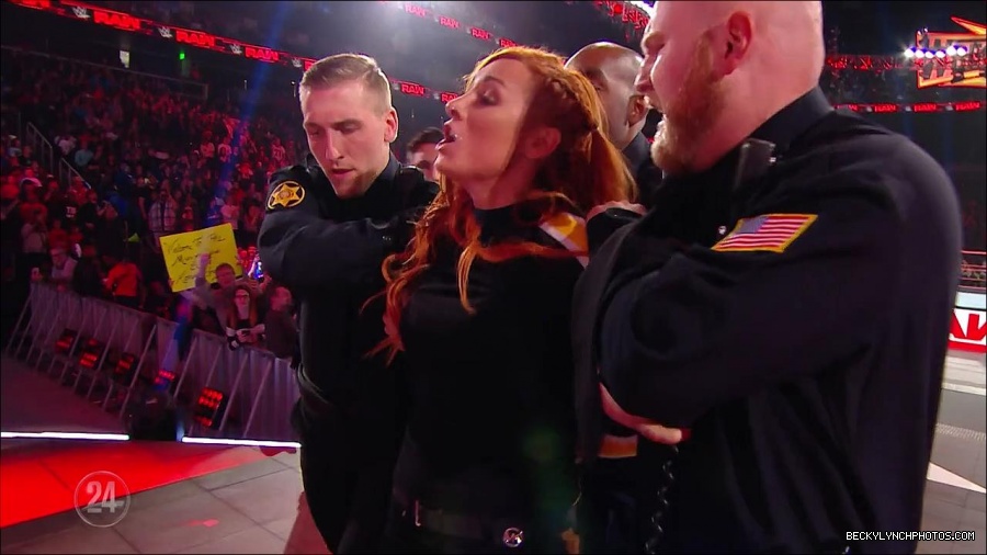 Becky_Lynch_-_The_Man_mp4_002606500.jpg
