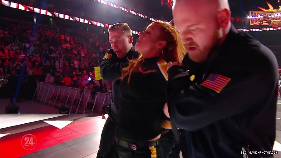 Becky_Lynch_-_The_Man_mp4_002608500.jpg