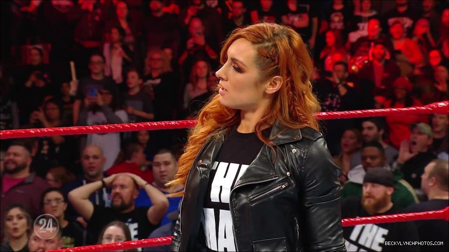 Becky_Lynch_-_The_Man_mp4_002611700.jpg