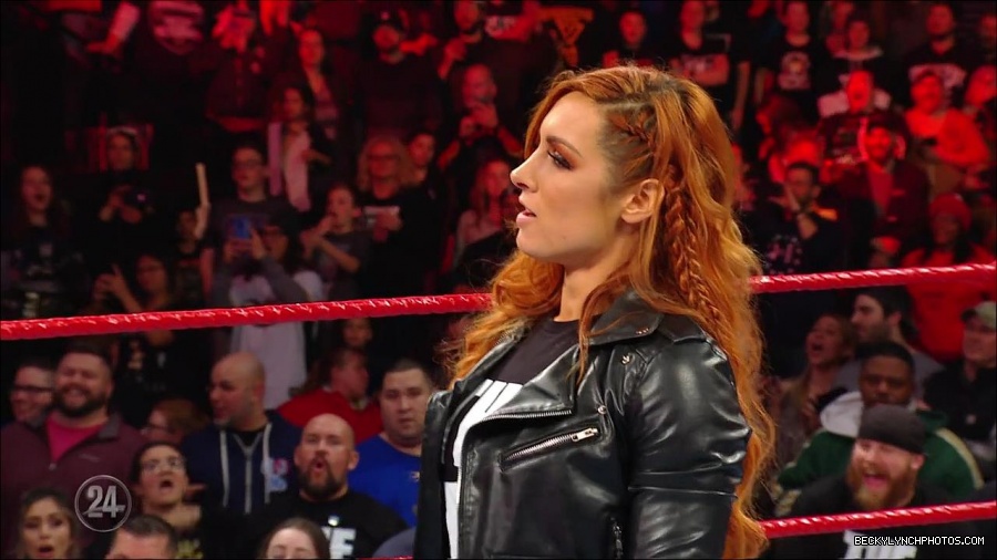Becky_Lynch_-_The_Man_mp4_002612500.jpg