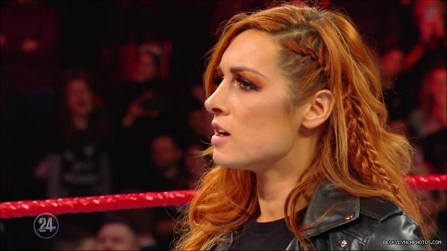 Becky_Lynch_-_The_Man_mp4_002616300.jpg