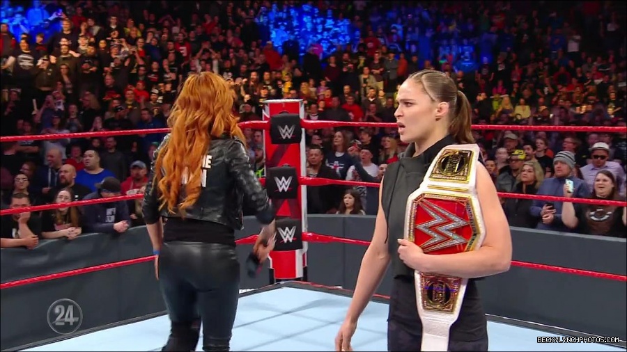 Becky_Lynch_-_The_Man_mp4_002622300.jpg