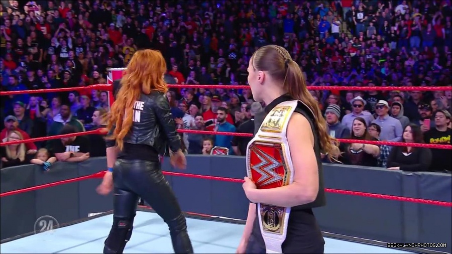 Becky_Lynch_-_The_Man_mp4_002623100.jpg
