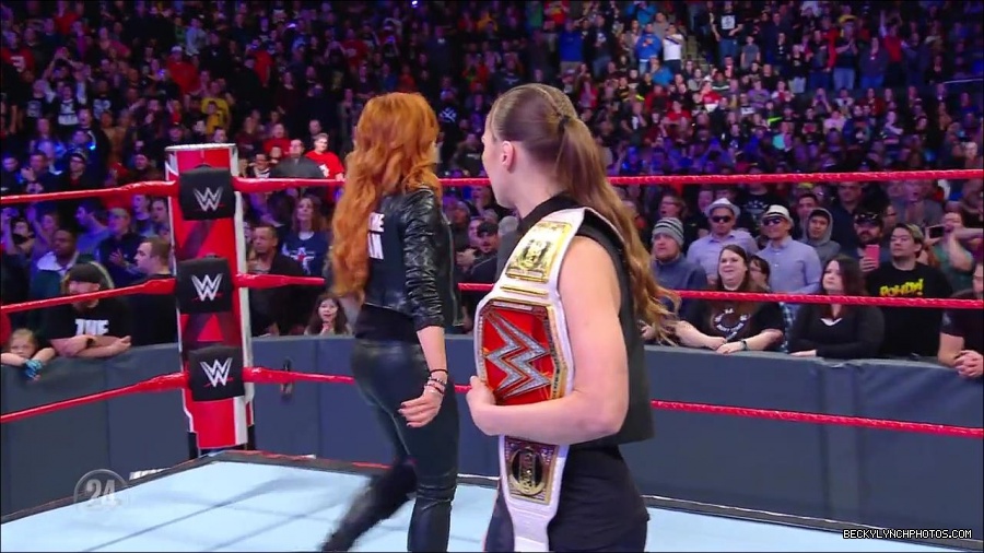 Becky_Lynch_-_The_Man_mp4_002623500.jpg