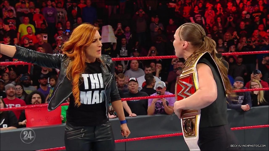 Becky_Lynch_-_The_Man_mp4_002632300.jpg