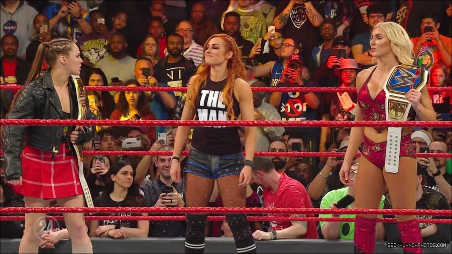Becky_Lynch_-_The_Man_mp4_002635100.jpg