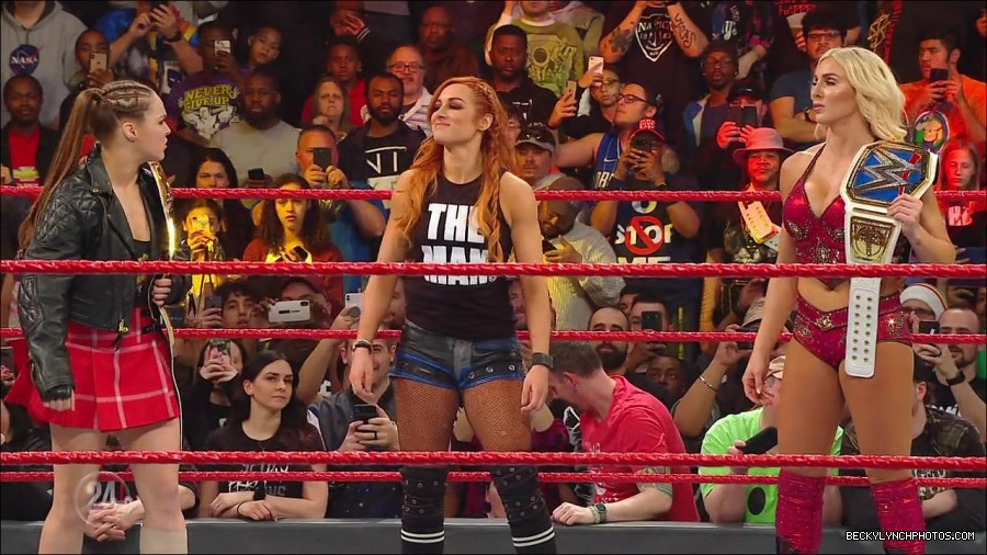 Becky_Lynch_-_The_Man_mp4_002635500.jpg