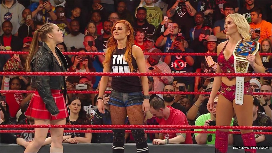 Becky_Lynch_-_The_Man_mp4_002637900.jpg