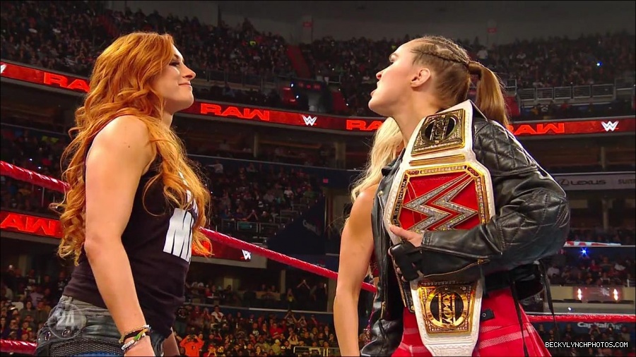 Becky_Lynch_-_The_Man_mp4_002662300.jpg