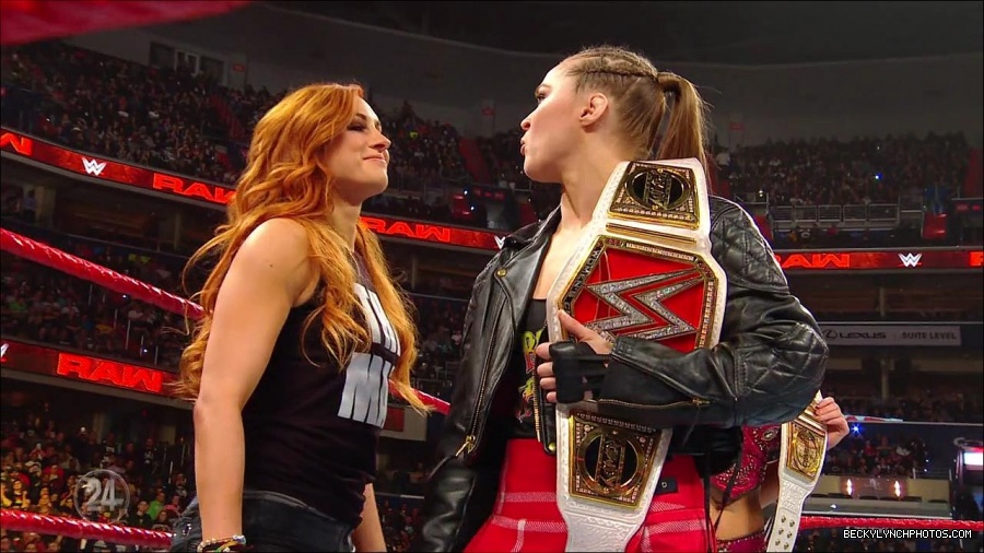 Becky_Lynch_-_The_Man_mp4_002664300.jpg