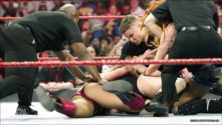 Becky_Lynch_-_The_Man_mp4_002675900.jpg