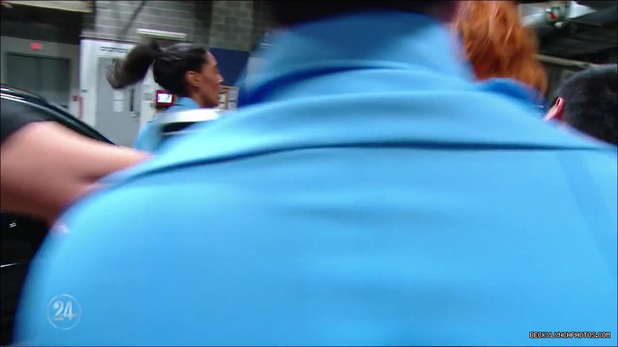 Becky_Lynch_-_The_Man_mp4_002682300.jpg