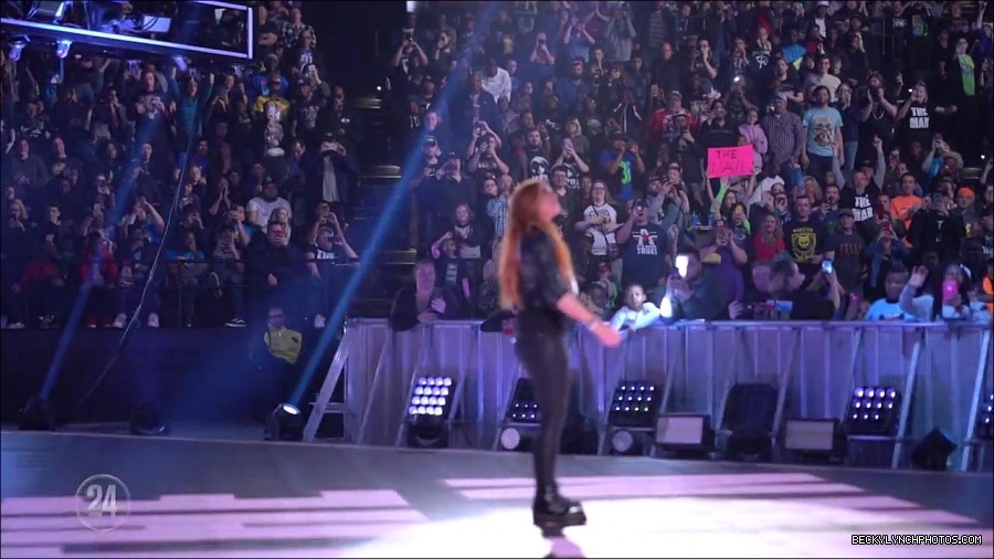 Becky_Lynch_-_The_Man_mp4_002744300.jpg