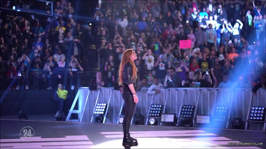 Becky_Lynch_-_The_Man_mp4_002747100.jpg