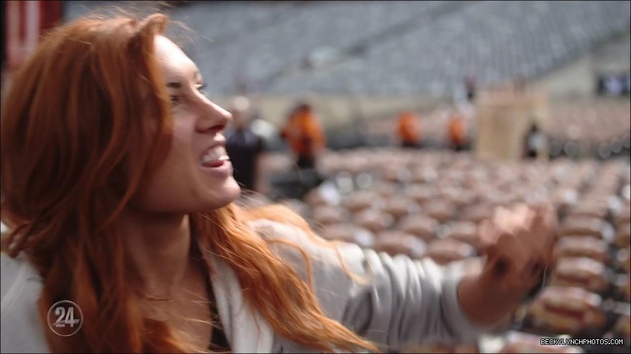 Becky_Lynch_-_The_Man_mp4_002813600.jpg