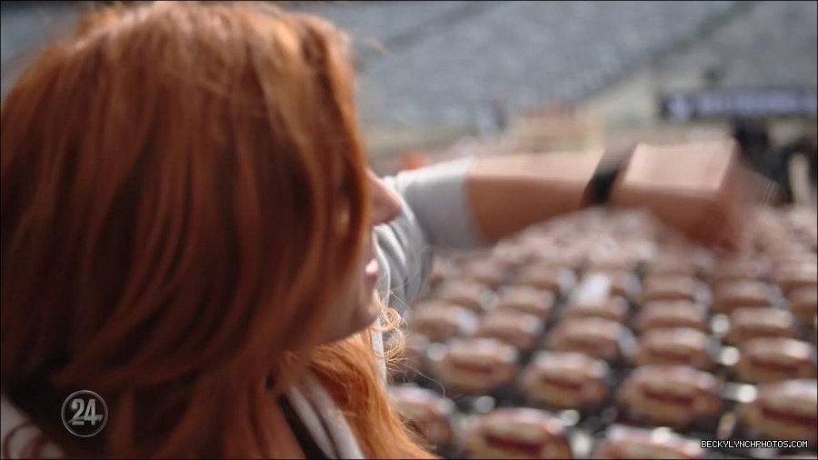 Becky_Lynch_-_The_Man_mp4_002815200.jpg