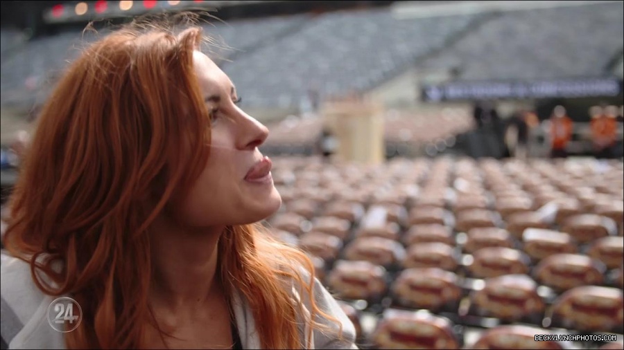 Becky_Lynch_-_The_Man_mp4_002816000.jpg