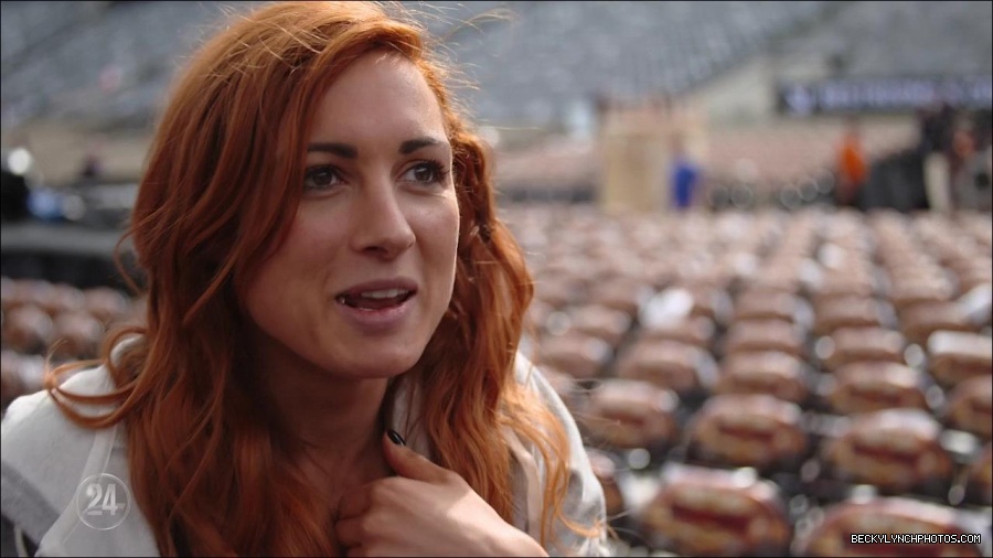 Becky_Lynch_-_The_Man_mp4_002824000.jpg