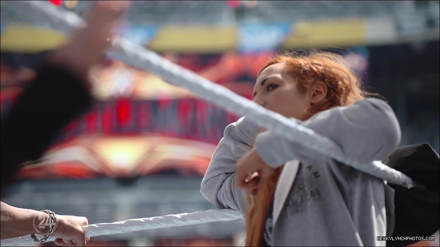 Becky_Lynch_-_The_Man_mp4_002828800.jpg