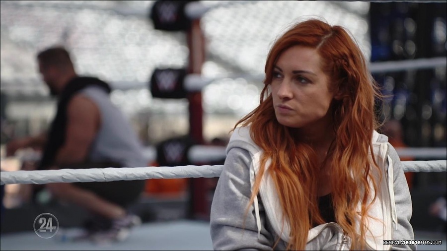 Becky_Lynch_-_The_Man_mp4_002836800.jpg