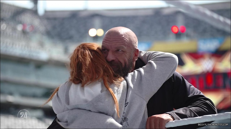 Becky_Lynch_-_The_Man_mp4_002846000.jpg