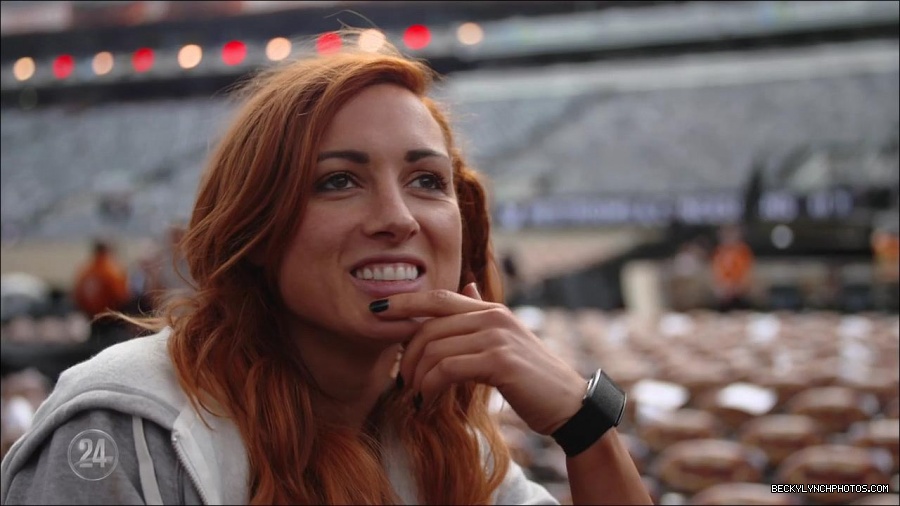 Becky_Lynch_-_The_Man_mp4_002848800.jpg