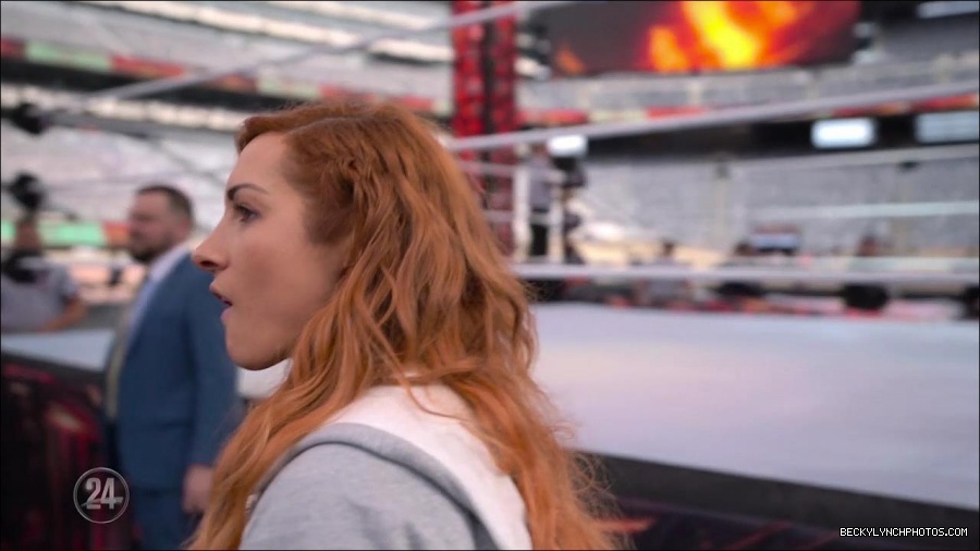 Becky_Lynch_-_The_Man_mp4_002869200.jpg