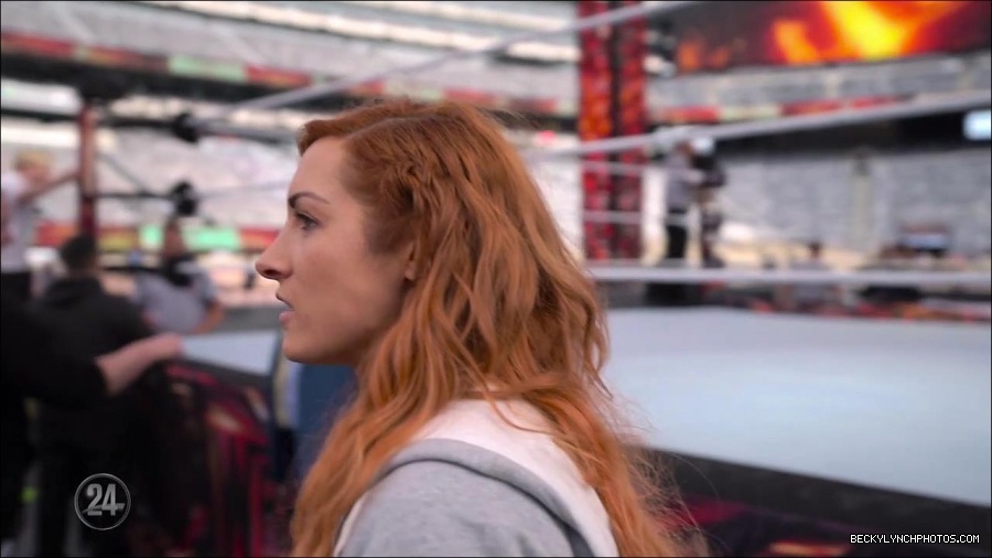 Becky_Lynch_-_The_Man_mp4_002869600.jpg