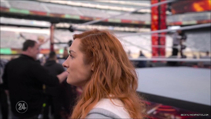 Becky_Lynch_-_The_Man_mp4_002870000.jpg