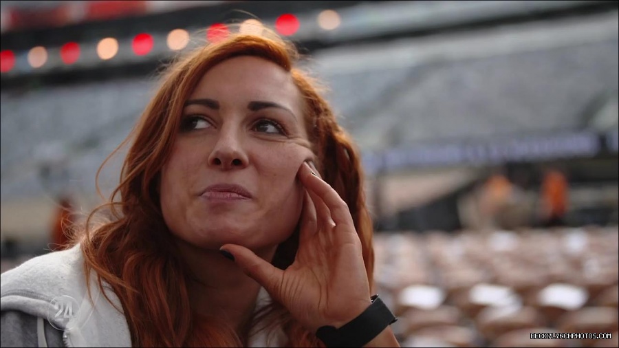 Becky_Lynch_-_The_Man_mp4_002872000.jpg