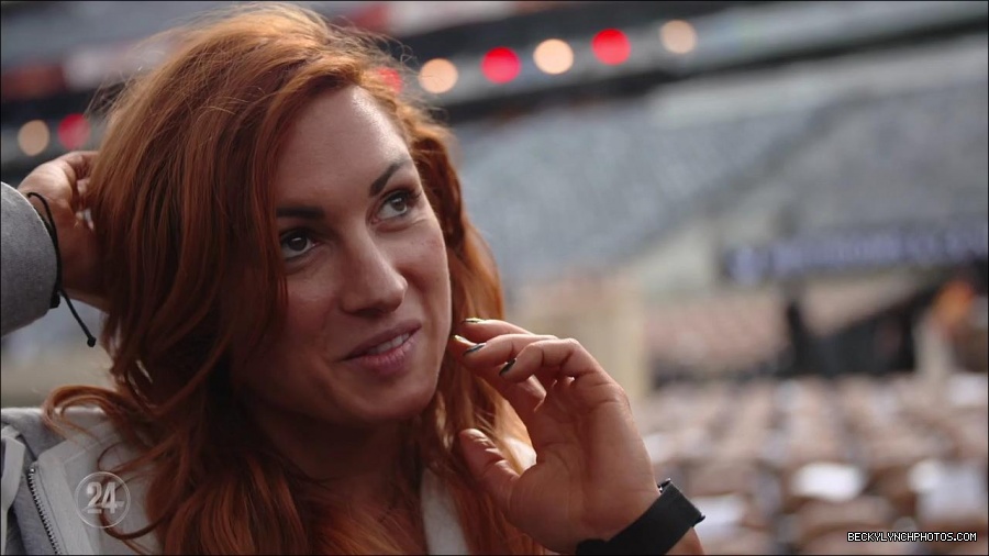 Becky_Lynch_-_The_Man_mp4_002874000.jpg