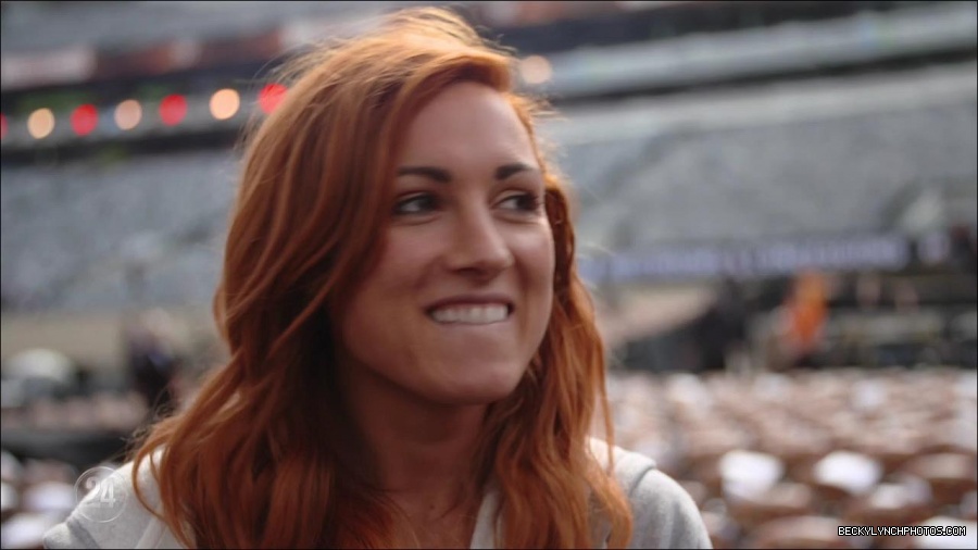 Becky_Lynch_-_The_Man_mp4_002890000.jpg