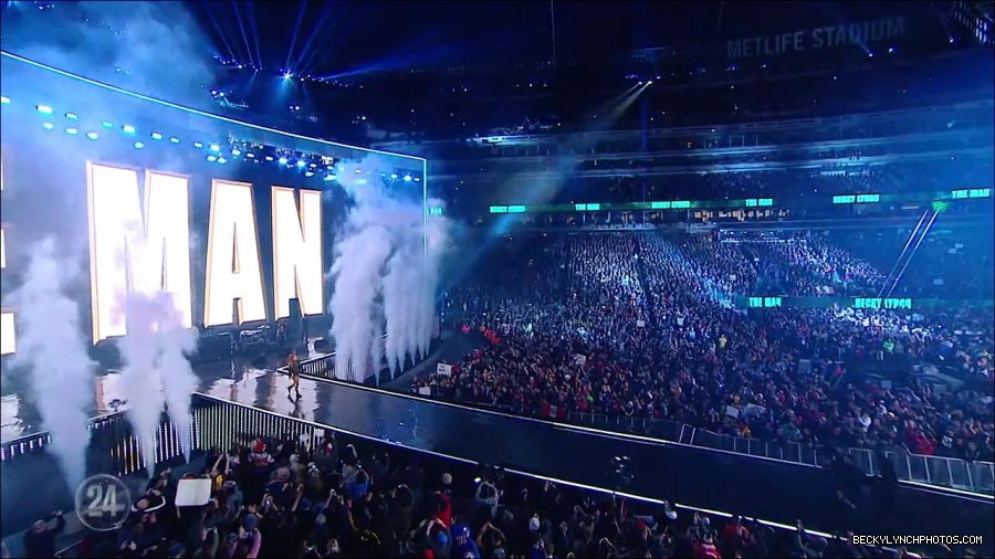 Becky_Lynch_-_The_Man_mp4_003106233.jpg