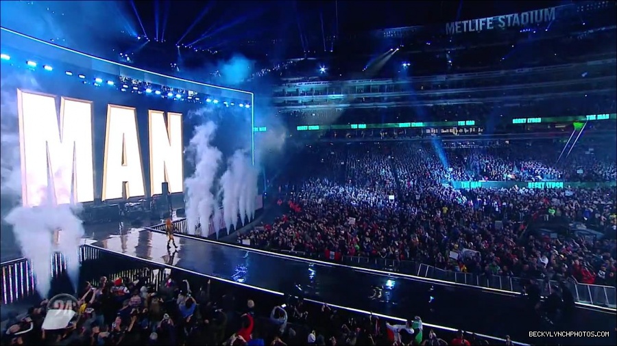 Becky_Lynch_-_The_Man_mp4_003107033.jpg