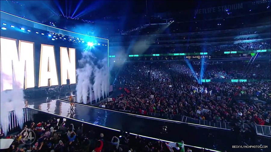 Becky_Lynch_-_The_Man_mp4_003107433.jpg