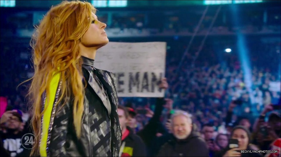 Becky_Lynch_-_The_Man_mp4_003121033.jpg