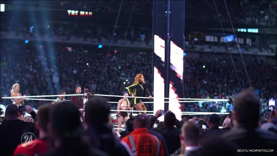 Becky_Lynch_-_The_Man_mp4_003128633.jpg