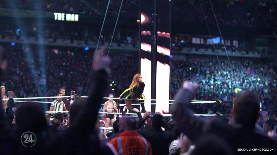 Becky_Lynch_-_The_Man_mp4_003130633.jpg