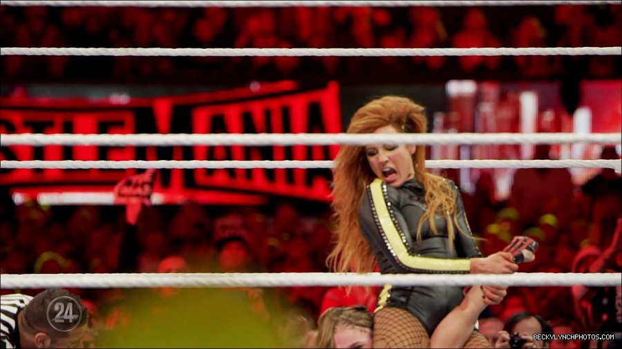 Becky_Lynch_-_The_Man_mp4_003227433.jpg