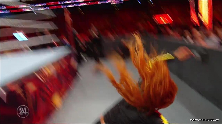 Becky_Lynch_-_The_Man_mp4_003249333.jpg