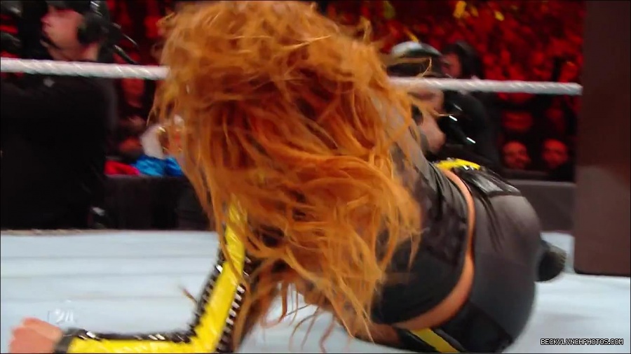 Becky_Lynch_-_The_Man_mp4_003324933.jpg