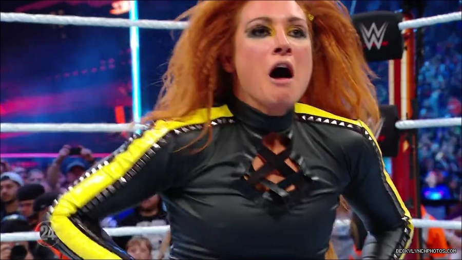 Becky_Lynch_-_The_Man_mp4_003336133.jpg