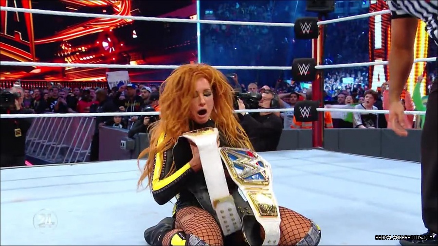 Becky_Lynch_-_The_Man_mp4_003339333.jpg