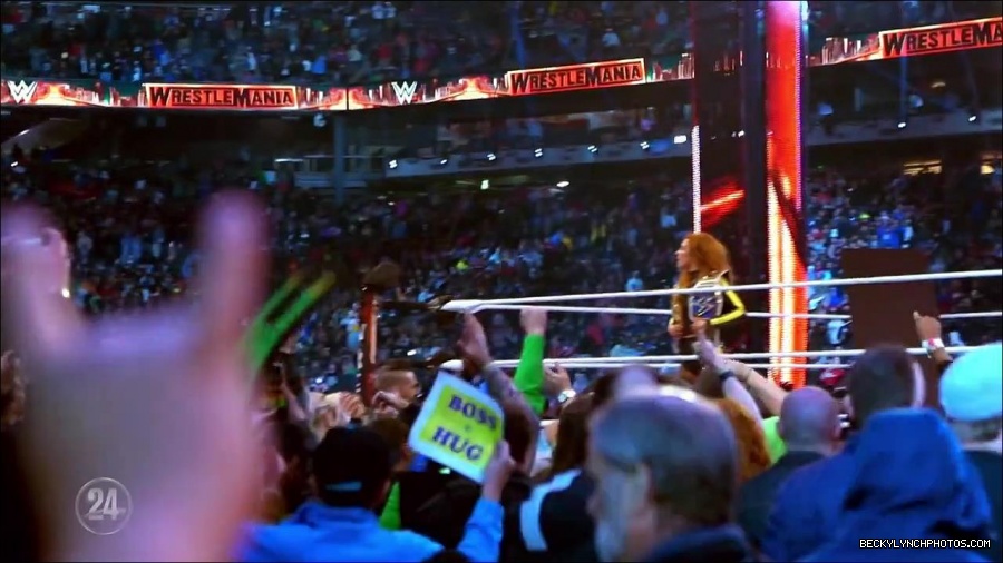 Becky_Lynch_-_The_Man_mp4_003376133.jpg