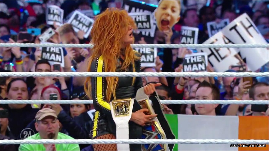Becky_Lynch_-_The_Man_mp4_003377733.jpg
